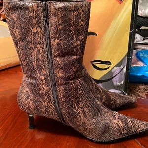 Snake print heeled boot!
